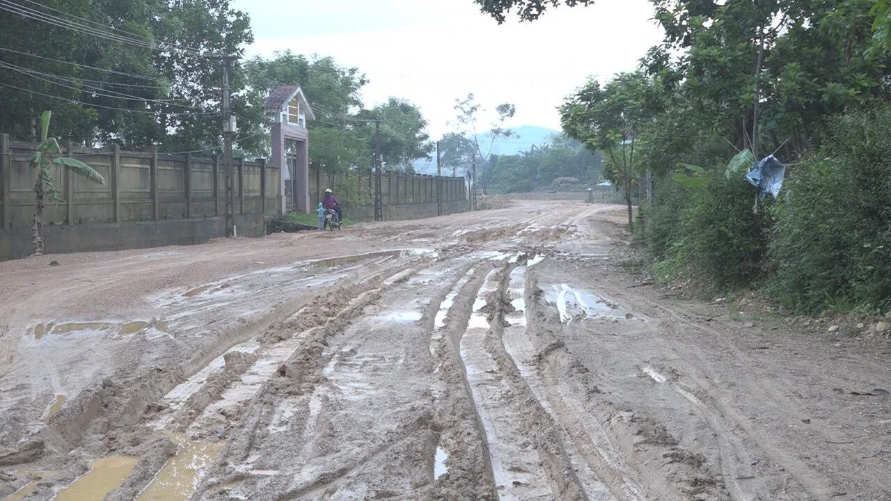 Sớm khắc phục những bất cập trong thi công tuyến đường Sơn Long - Chợ Bộng